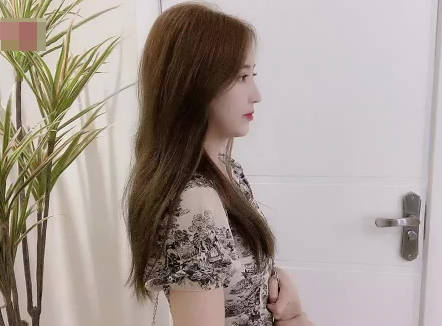 Lolita Club. Busty model sexy fitting was hidden by the boss - Xiao Yuner