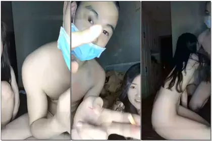 Unemployed at home during the epidemic, Chongqing beautiful little Lolita and her boyfriend live broadcast at home to sell benefits to make money. She is white, tender, soft and cute with beautiful breasts, thin waist and hips. She is panting and cumming.