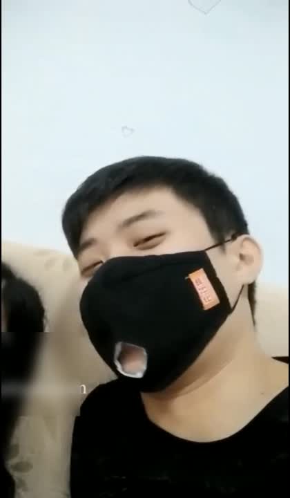 Shaanxi young couple live broadcast many wolf friends typing to ask for sex anal wife exchange, gift...