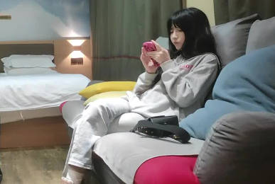 Xingba original. Make a date with a 19-year-old student girl who just lost her virginity - Li Bai