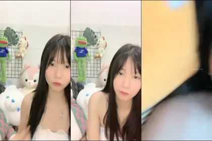 Newcomer! The school beauty girl goes to the sea [Ponyo Sese] Close-up of her pussy! So pink and so juicy, she is in her boudoir, shyly showing her pink pussy to the big brothers