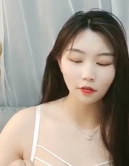 Big wave top-notch queen, high value and very coquettish, fucking peach buttocks, 69 licking each other sucking big dick, holding big ass deep insertion