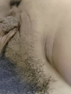 The butterfly pussy slut shows her face and lets the tattooed guy play with her in various ways, sucking her tits, fingering her pussy, stuffing foreign objects in her pussy, giving a blowjob to a big cock, and ravaging her in multiple positions. She screams and moans non-stop. Don't miss episode 07