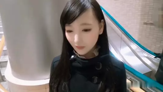 The 18-year-old girl is so tender, with smooth skin, a first-class pink pussy and a tight pussy. She has just entered society and does not know the dangers of society. She is rare and shy.