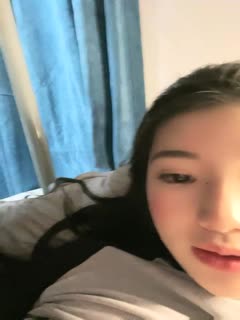 Sophomore girl plays seduction in the dormitory, with a thin line of buns and a big breast, super soft, and a plump pussy rubbing the best pussy in front of the camera