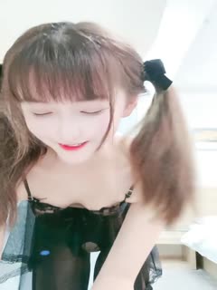 Hairless white tiger shows face and fun little loli
