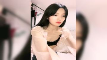 Temperament slim beauty! Newcomer just entered the sea! Flat chest black stockings long legs, take off the underwear many slutty holes, close-up, rubbing the clitoris, extremely tempting episode 01