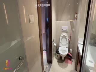 High-value face, post-00s Taiwan popular model Ai Xi, sex private shooting short skirt girl prefers to lick testicles and swallow hard - no condom creampie video