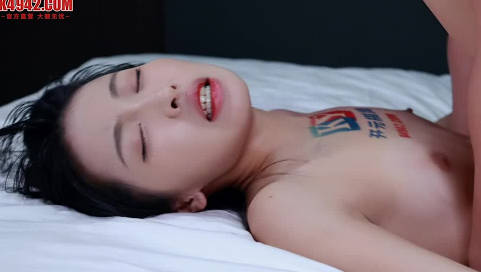 Starry Sky Unlimited Media.XKVP116.Zhen Keyi.A sultry man uses his cell phone to trick his sister-in-law into sucking her breasts and licking her pussy