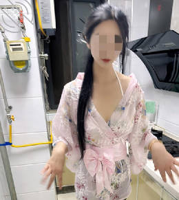 Haijiao Community. My sister is waiting for me to get off work in sexy pajamas