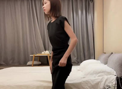Apricot bar original today about a petite, slim and short-haired sister yin Zhiping