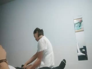 Macey doesn't work_brother pedicure shop hooked up with big tits sweet sister back to the room to knead milk and hold it up to fuck..