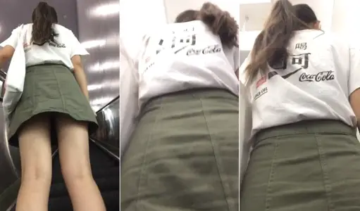 @ 20205928953 users upload: close copy of the bottom sister inside