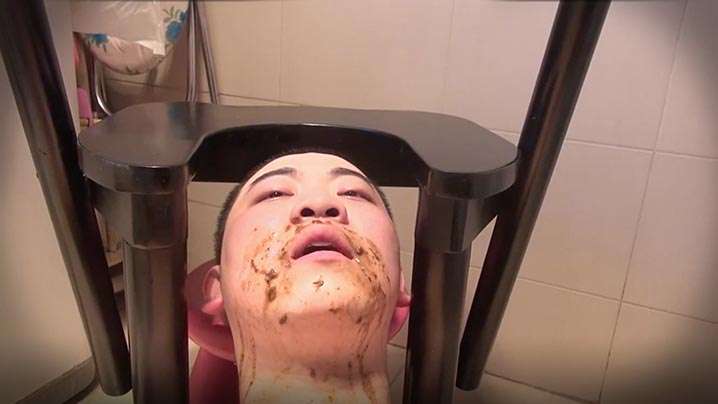 [Strong Taste] Gold Noodles Let Sex Slaves Eat Directly and Drink Holy Water