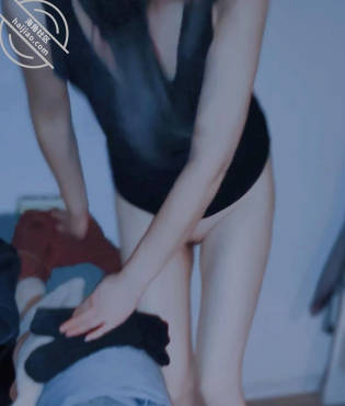 Teacher Yu Yan, head teacher of junior high school, was taken away by me after dinner.