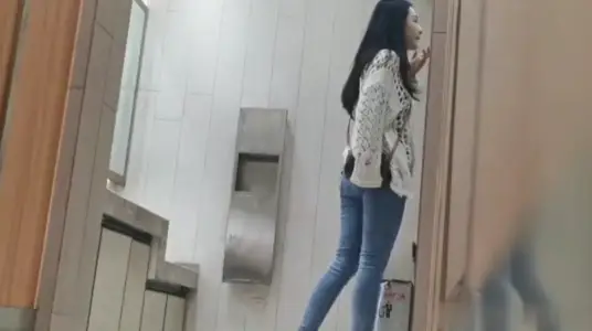 @ 20205994050 User Upload: Toilet Steal Photography Series 1