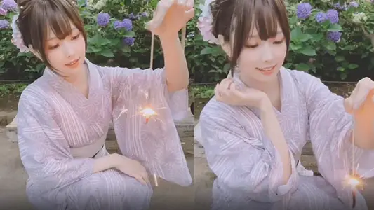 Net red beauty playing firecrackers are so attractive