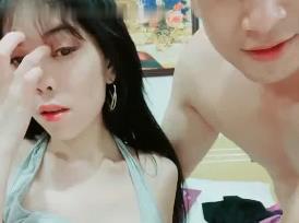 Middle-aged man about gun Vietnam skin white sister pa pa pa pa big show_ride into a variety of postures after changing Meng Cao pick up dry.