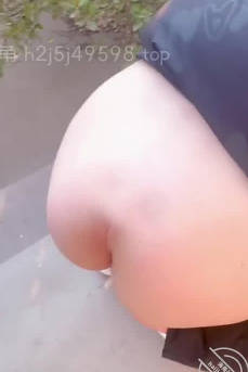 Feel the temperature of the little daughter 37 degrees in the wild below zero