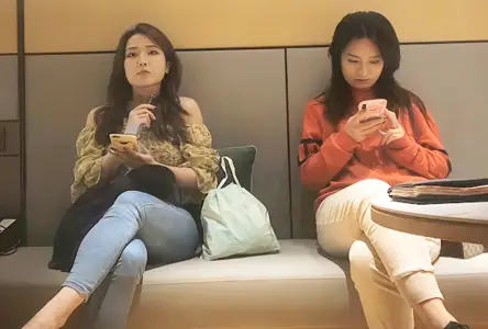 The second choice is to guess which one my brother chose to leave behind. This one is really coquettish and groaning.!