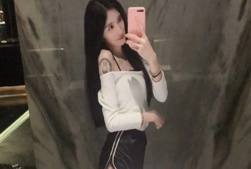 Secreting Secretary 2❤The boss's wife is still at home!! Dare not call too loud