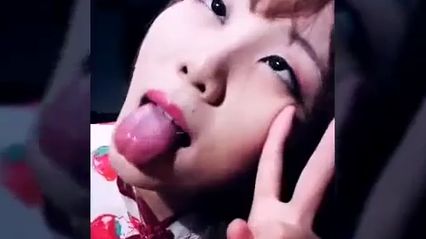 The crazy girl toilet is eating my meat stick so excitedly, and the climax face makes people want to stop-mastermumeis