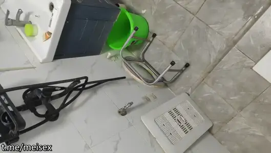 [Love Song] The young woman from the Yoshio family came to the house, hugged her and flirted with her tongue, stripped off her pants and opened her arms, and carried her legs fiercely.