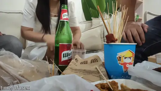 Pao Liang's wonderful masterpiece, being a teacher Biao is usually too depressed, female teachers drink too much and become very open and contrasts, and their bodies are honest.