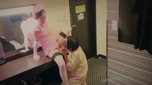 The whore and her boyfriend are playing poker. The nurse's outfit is too emotional. She is skilled at eating chicken and sucking up the yang. Every whore has an impulse to shoot.