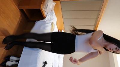 Goddess devil figure long legs beauty model hotel interview was hidden rules, requiring all kinds of silk stockings sexy clothes to show the figure, small holes are really tender!.