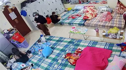 High-end foot bath club candid photos: gourmet technicians flirt naked before going to bed, fragrant and more beautiful clothes show hot figure!