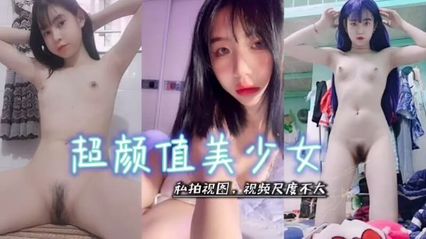 Second-dimensional Twitter Welfare Ji, the contrast between Lori and the private is very large on the surface, and the private is a slut bitch who loves to be inserted.