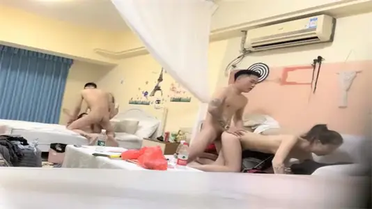 In 1999, the tender sister nail division exchanged spouses, two men and three women, 5P scuffles, sex parties and climaxes