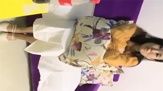 The beautiful woman has an appointment with the original love story. The elder brother of urine has won a beautiful young woman.